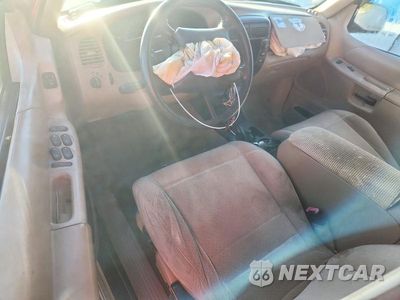 Zdjęcie 8 z 13 samochodu: 2000 MERCURY MOUNTAINEER VIN:4M2ZU66E7YUJ32396 - miniatura