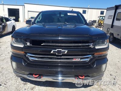 Piąte zdjęcie samochodu w środku: 2018 CHEVROLET SILVERADO K1500 LT VIN:1GCVKREC7JZ120687 - miniatura
