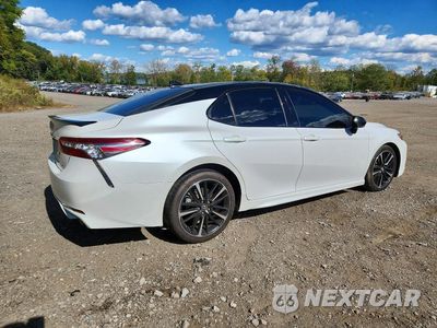 Trzecie zdjęcie samochodu z tyłu: 2018 TOYOTA CAMRY XSE V6 VIN:4T1BZ1HK0JU014738 - miniatura