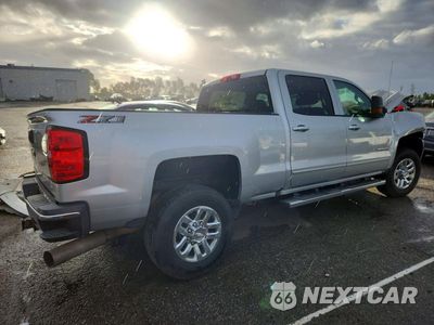 Trzecie zdjęcie samochodu z tyłu: 2018 CHEVROLET SILVERADO K2500 HEAVY DUTY LT VIN:1GC1KVEY2JF231331 - miniatura