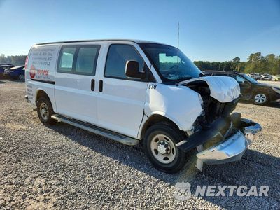 Czwarte zdjęcie samochodu z boku: 2019 CHEVROLET EXPRESS 2500 CARGO DELIVERY VAN VIN:1GCWGAFG9K1221870 - miniatura
