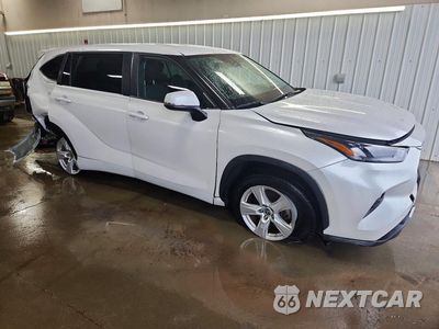 Czwarte zdjęcie samochodu z boku: 2024 TOYOTA HIGHLANDER LE VIN:5TDKDRBH9RS566754 - miniatura