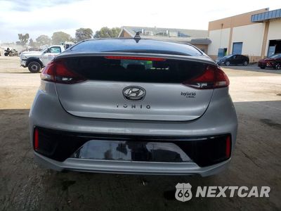 Zdjęcie 6 z 12 samochodu: 2018 HYUNDAI IONIQ BLUE VIN:KMHC65LCXJU076605 - miniatura