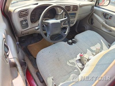Zdjęcie 8 z 12 samochodu: 1999 GMC SONOMA VIN:1GTCS1446X8514585 - miniatura