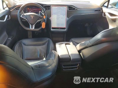 Zdjęcie 8 z 13 samochodu: 2015 TESLA MODEL S 85D VIN:5YJSA1H26FF086913 - miniatura