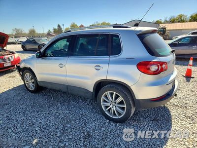 Drugie zdjęcie samochodu z przodu: 2011 VOLKSWAGEN TIGUAN S VIN:WVGAV7AX9BW557401 - miniatura