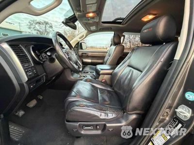 Zdjęcie 11 z 14 samochodu: 2021 TOYOTA SEQUOIA TRD PRO VIN:5TDEY5B10MS182254 - miniatura
