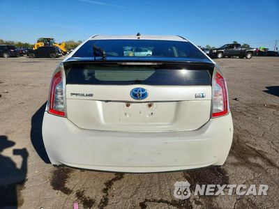 Zdjęcie 6 z 12 samochodu: 2015 TOYOTA PRIUS TWO VIN:JTDKN3DU9F0416422 - miniatura