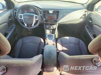Zdjęcie 8 z 12 samochodu: 2012 CHRYSLER 200 TOURING VIN:1C3CCBBGXCN263571 - miniatura