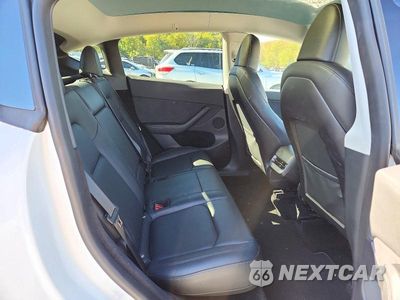 Zdjęcie 10 z 12 samochodu: 2023 TESLA MODEL Y VIN:7SAYGDEE7PA059519 - miniatura