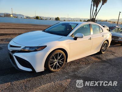 2023 TOYOTA CAMRY SE 4T1G11AKXPU825947 - główne zdjęcie licytacji z USA - miniatura