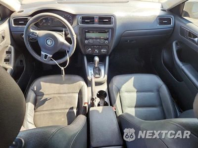 Zdjęcie 8 z 12 samochodu: 2011 VOLKSWAGEN JETTA SE VIN:3VWDZ7AJ8BM345426 - miniatura
