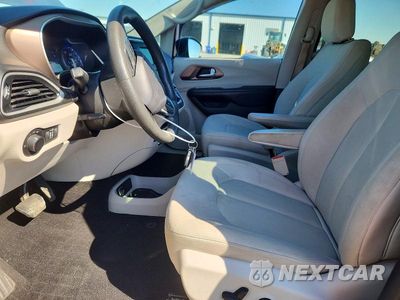 Zdjęcie 7 z 13 samochodu: 2017 CHRYSLER PACIFICA LX VIN:2C4RC1CGXHR657631 - miniatura