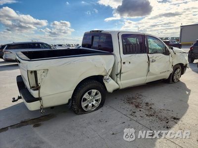 Trzecie zdjęcie samochodu z tyłu: 2019 NISSAN TITAN SV VIN:1N6AA1E65KN533615 - miniatura