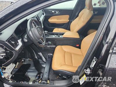 Zdjęcie 7 z 12 samochodu: 2020 VOLVO V60 CROSS COUNTRY T5 MOMENTUM VIN:YV4102WK4L1031272 - miniatura