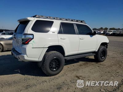 Trzecie zdjęcie samochodu z tyłu: 2018 TOYOTA 4RUNNER SR5 PREMIUM VIN:JTEBU5JR1J5604423 - miniatura