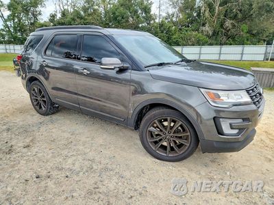 Czwarte zdjęcie samochodu z boku: 2017 FORD EXPLORER XLT VIN:1FM5K7D8XHGD36293 - miniatura