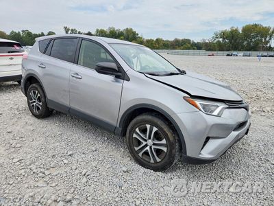 Czwarte zdjęcie samochodu z boku: 2018 TOYOTA RAV4 LE VIN:JTMBFREVXJJ232844 - miniatura