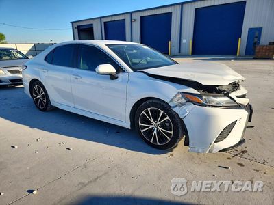 Czwarte zdjęcie samochodu z boku: 2018 TOYOTA CAMRY SE VIN:4T1B11HK6JU037299 - miniatura