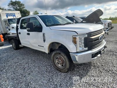 Czwarte zdjęcie samochodu z boku: 2019 FORD F250 SUPER DUTY VIN:1FD7W2BT2KEE14592 - miniatura