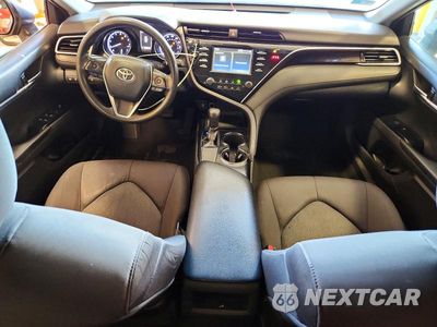 Zdjęcie 8 z 12 samochodu: 2018 TOYOTA CAMRY LE VIN:4T1B11HK0JU101627 - miniatura