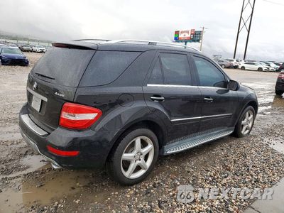 Trzecie zdjęcie samochodu z tyłu: 2010 MERCEDES-BENZ ML 550 4MATIC VIN:4JGBB7CB4AA605770 - miniatura