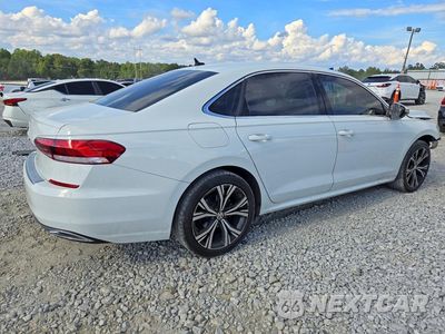 Trzecie zdjęcie samochodu z tyłu: 2022 VOLKSWAGEN PASSAT SE VIN:1VWSA7A38NC006980 - miniatura