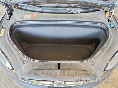 Zdjęcie 11 z 12 samochodu: 2016 TESLA MODEL X VIN:5YJXCBE22GF015073 - miniatura