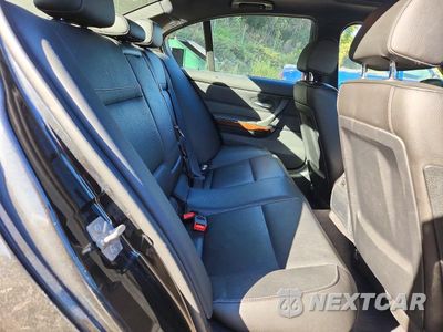 Zdjęcie 10 z 12 samochodu: 2011 BMW 335 XI VIN:WBAPL5C52BA921396 - miniatura