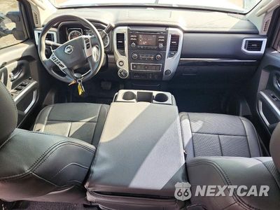 Zdjęcie 8 z 13 samochodu: 2017 NISSAN TITAN XD SV VIN:1N6BA1F34HN574335 - miniatura