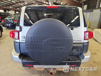 Zdjęcie 6 z 13 samochodu: 2007 TOYOTA FJ CRUISER BASE VIN:JTEBU11F870026633 - miniatura