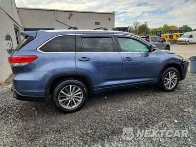 Trzecie zdjęcie samochodu z tyłu: 2018 TOYOTA HIGHLANDER XLE VIN:5TDJZRFHXJS872454 - miniatura