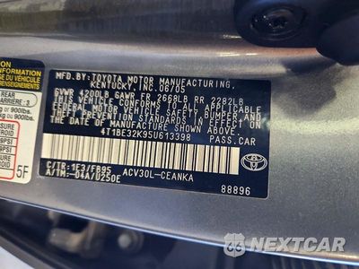 Zdjęcie 12 z 12 samochodu: 2005 TOYOTA CAMRY LE VIN:4T1BE32K95U613398 - miniatura