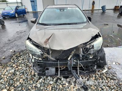 Piąte zdjęcie samochodu w środku: 2018 TOYOTA COROLLA SE VIN:5YFBURHE5JP778125 - miniatura