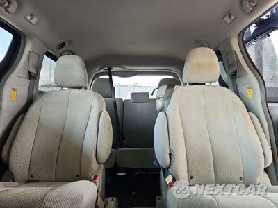 Zdjęcie 10 z 13 samochodu: 2014 TOYOTA SIENNA LE VIN:5TDKK3DCXES415114 - miniatura