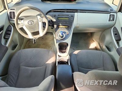 Zdjęcie 8 z 12 samochodu: 2011 TOYOTA PRIUS TWO VIN:JTDKN3DU4B0311216 - miniatura