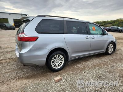 Trzecie zdjęcie samochodu z tyłu: 2017 TOYOTA SIENNA XLE 8-PASSENGER VIN:5TDYZ3DC1HS855040 - miniatura
