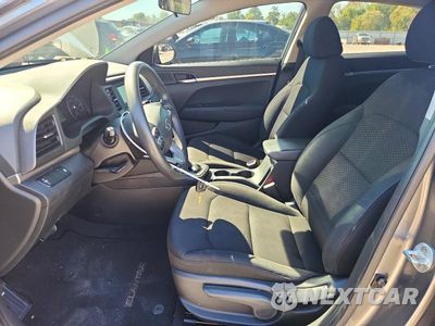 Zdjęcie 7 z 12 samochodu: 2019 HYUNDAI ELANTRA SE VIN:5NPD74LF2KH492590 - miniatura