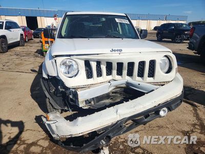 Piąte zdjęcie samochodu w środku: 2017 JEEP PATRIOT LATITUDE VIN:1C4NJPFB7HD153967 - miniatura