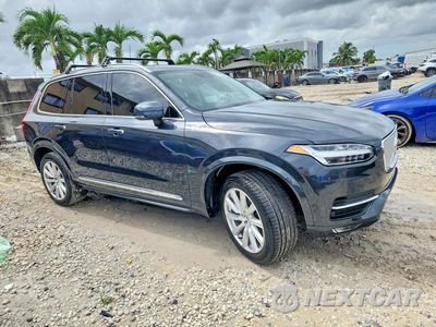 Czwarte zdjęcie samochodu z boku: 2016 VOLVO XC90 T6 VIN:YV4A22PL9G1025989 - miniatura