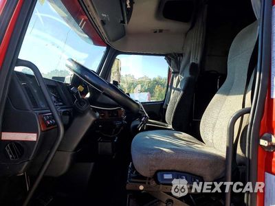 Zdjęcie 7 z 14 samochodu: 1999 VOLVO VN VNL VIN:4VG7DEGH7XN776061 - miniatura