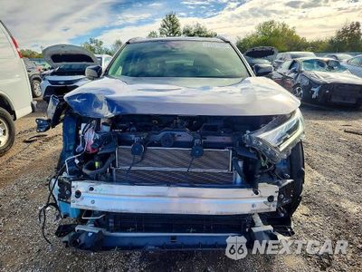 Piąte zdjęcie samochodu w środku: 2019 TOYOTA RAV4 HYBRID XLE VIN:JTMRWRFV2KJ007753 - miniatura