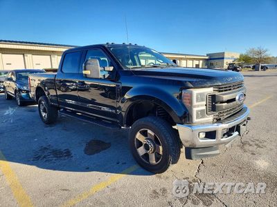 Czwarte zdjęcie samochodu z boku: 2017 FORD F350 SUPER DUTY VIN:1FT8W3BT0HEB63238 - miniatura
