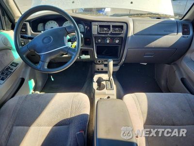 Zdjęcie 8 z 12 samochodu: 2003 TOYOTA TACOMA PRERUNNER VIN:5TEGM92N13Z215407 - miniatura