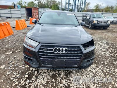 Piąte zdjęcie samochodu w środku: 2017 AUDI Q7 PRESTIGE VIN:WA1VAAF77HD035808 - miniatura