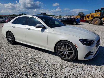 Czwarte zdjęcie samochodu z boku: 2021 MERCEDES-BENZ E 350 VIN:W1KZF8DB8MA929973 - miniatura