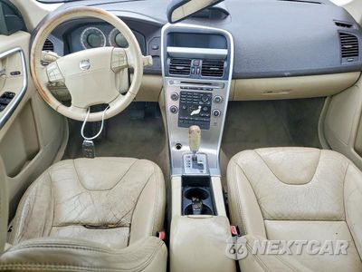 Zdjęcie 8 z 13 samochodu: 2010 VOLVO XC60 T6 VIN:YV4992DZ5A2032320 - miniatura