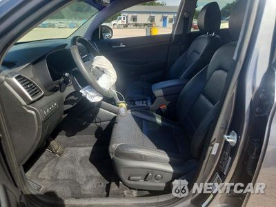 Zdjęcie 7 z 13 samochodu: 2019 HYUNDAI TUCSON LIMITED VIN:KM8J33AL3KU012589 - miniatura
