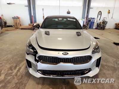 Piąte zdjęcie samochodu w środku: 2018 KIA STINGER GT2 VIN:KNAE55LC6J6026950 - miniatura