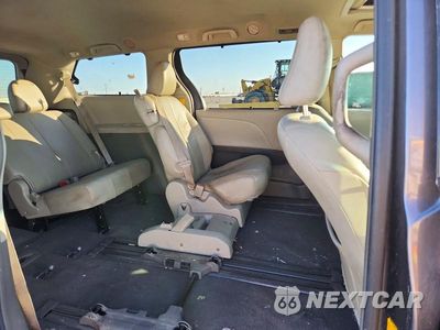 Zdjęcie 11 z 13 samochodu: 2011 TOYOTA SIENNA XLE 8-PASSENGER VIN:5TDYK3DC2BS027123 - miniatura